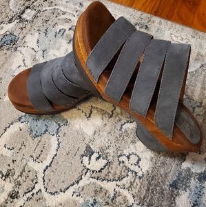 grey Mountain sandals
